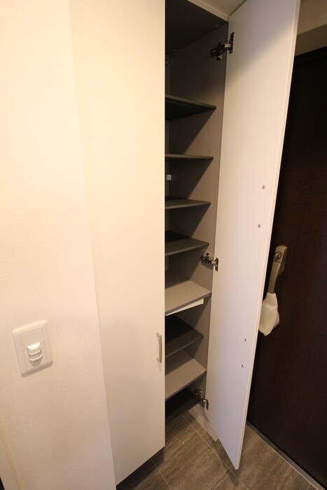 靴箱 ドン・ﾊﾟﾚｽ江坂