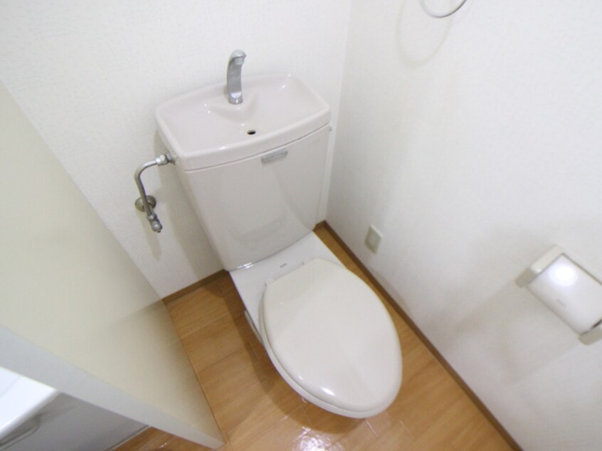 トイレ クリスタルプラザ