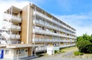 ビレッジハウス草部6号棟の外観