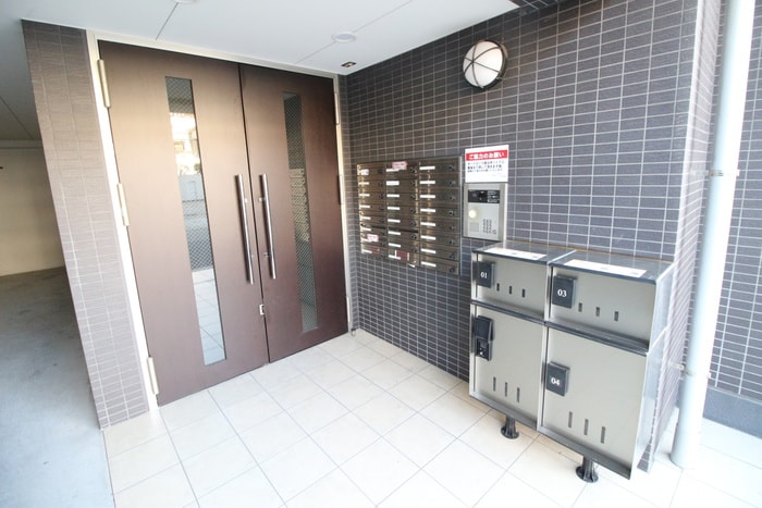 エントランス部分 フォンテーヌ加賀屋