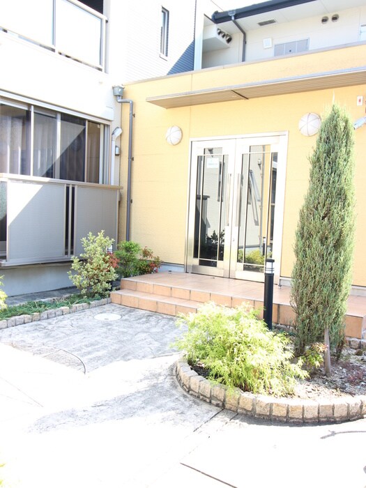 エントランス部分 ア－ジュ