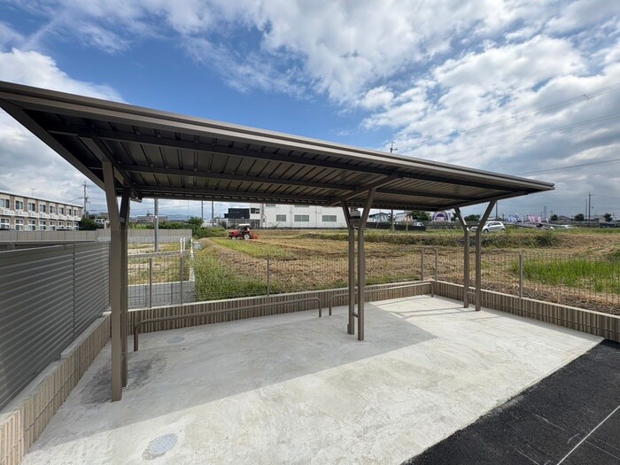 駐輪場 メゾンソレイユ