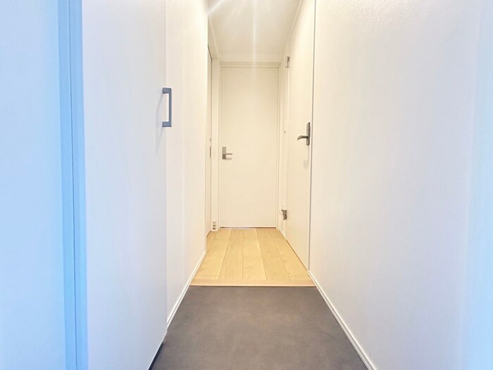 玄関 レオス四条西院