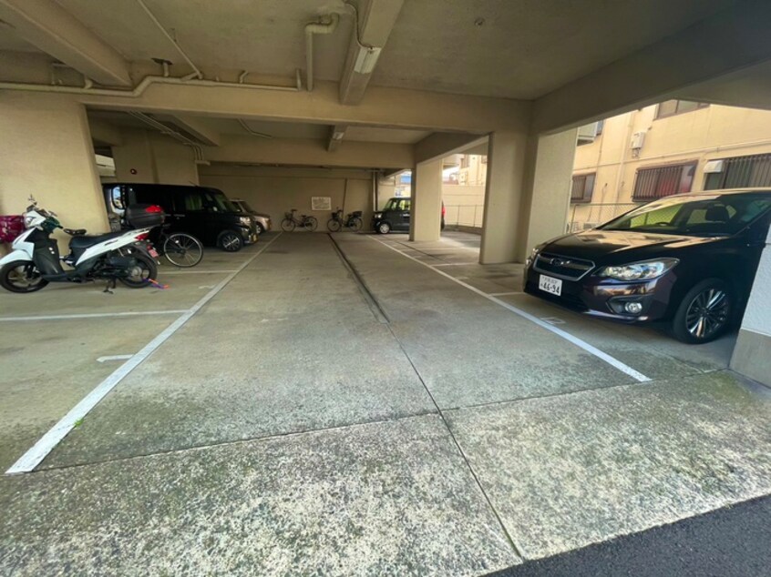 駐車場 シャトーニシムラ
