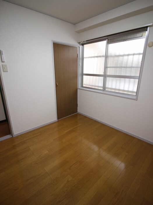 居室 シャトーニシムラ