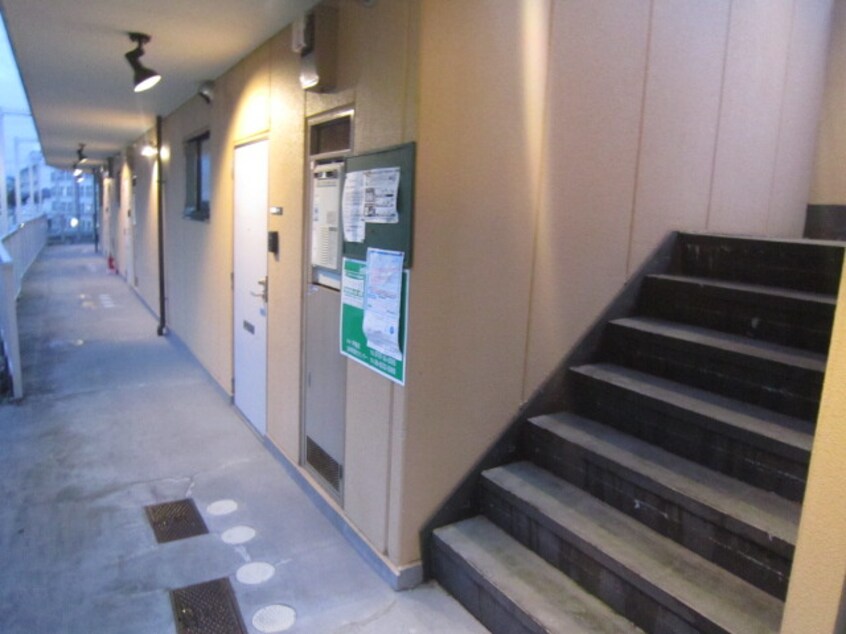 エントランス部分 ﾘﾌﾞ大谷