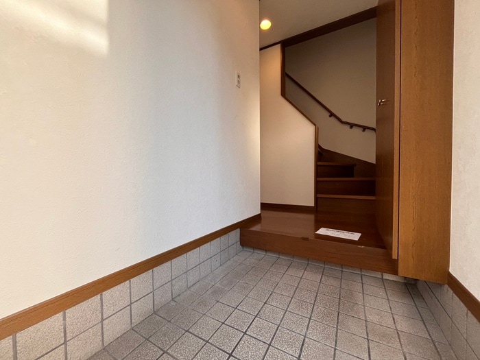 玄関 東淡路4丁目戸建