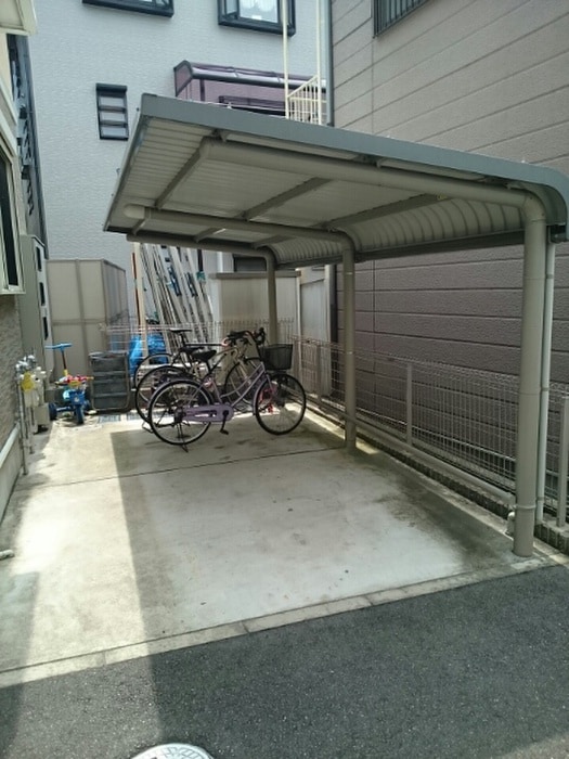 駐輪場 コンフォ－ト英和