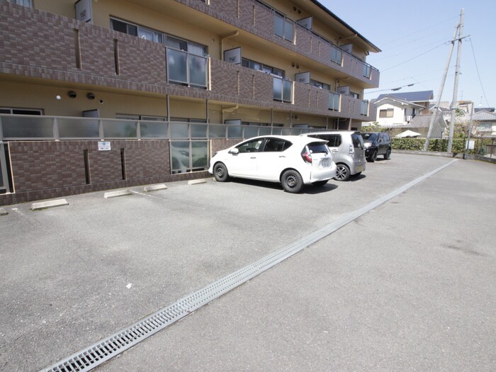 駐車場 エボルジオン