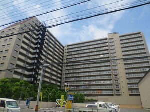 ﾌｧﾐｰﾙﾊｲﾂ北大阪1号棟(721)