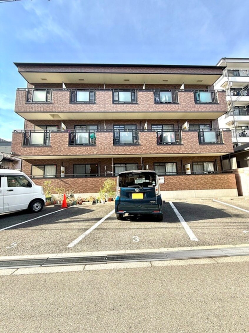 外観写真 モンタ－ニュロンドⅠ