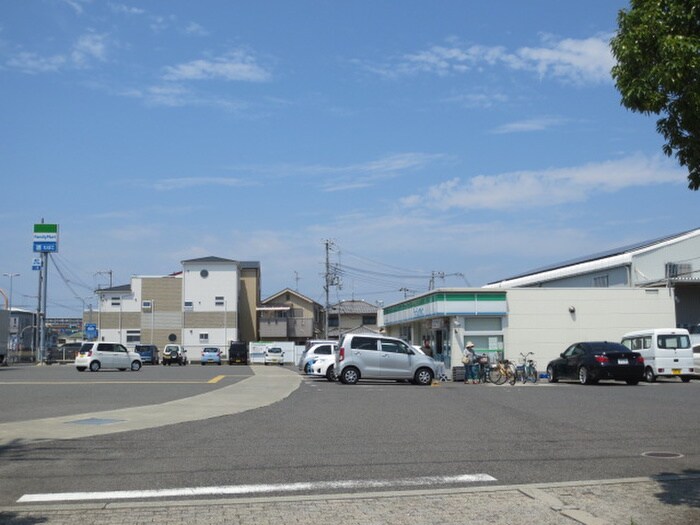 ファミリーマート(コンビニ)まで100m ﾊｰﾄﾌﾙ岸和田
