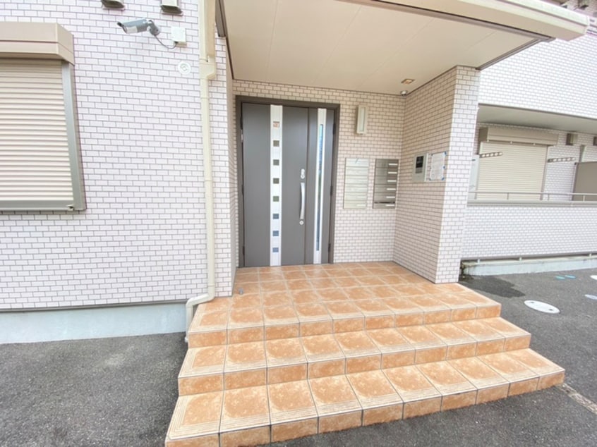エントランス部分 エルメゾンさくら