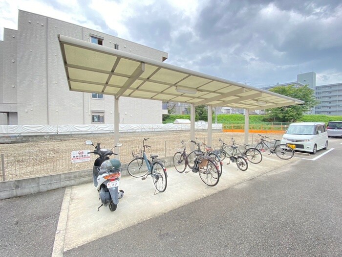 駐輪場 エルメゾンさくら