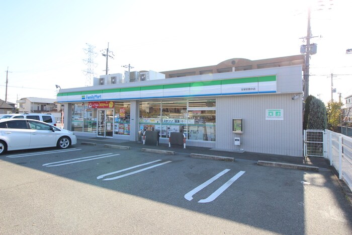 ファミリーマート(コンビニ)まで950m ウエストイリ－デⅡ