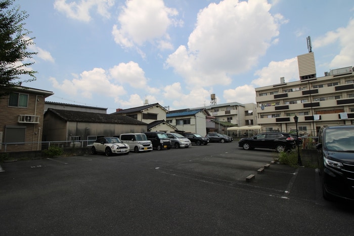 駐車場 イングランドアヴェニュー１番館