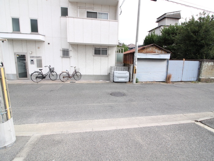 その他 エヌエムユイット