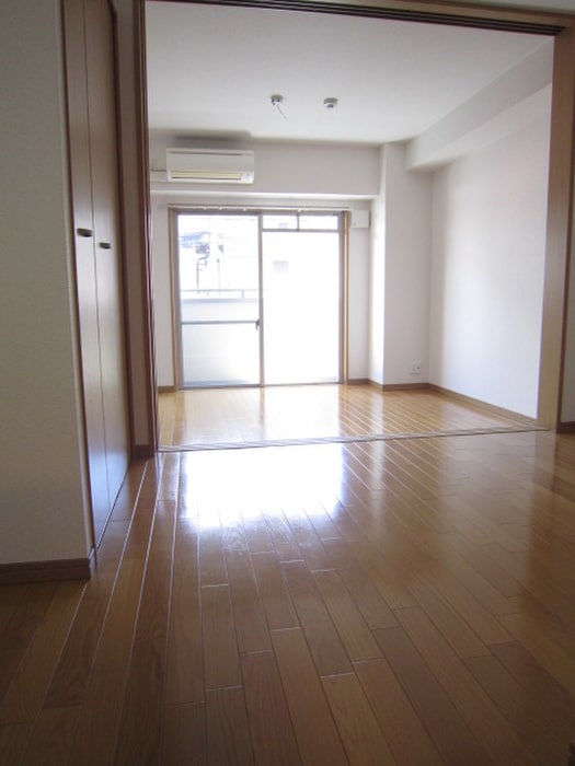 居室 中之町西ＴＫハイツ