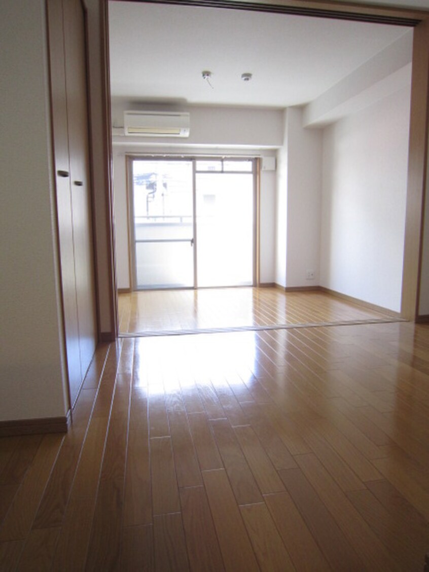 居室 中之町西ＴＫハイツ