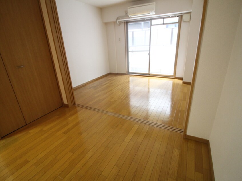 居室 中之町西ＴＫハイツ