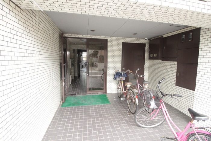 エントランス部分 ハイツ三喜屋