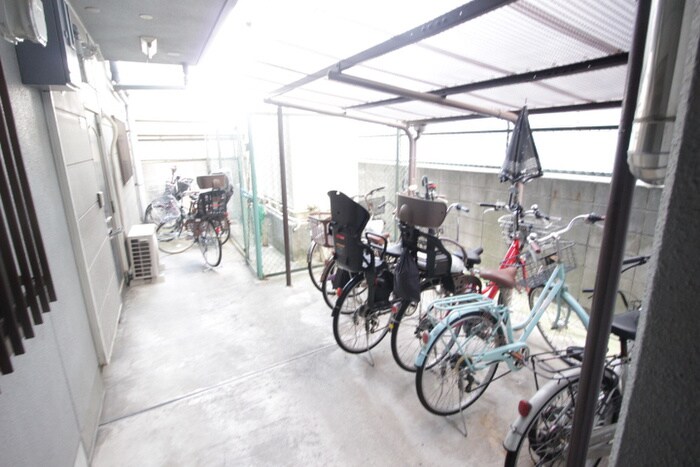 駐輪場 ハイツ三喜屋