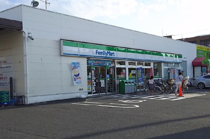 ファミリーマート 巽中三丁目店(コンビニ)まで280m ハイツ三喜屋