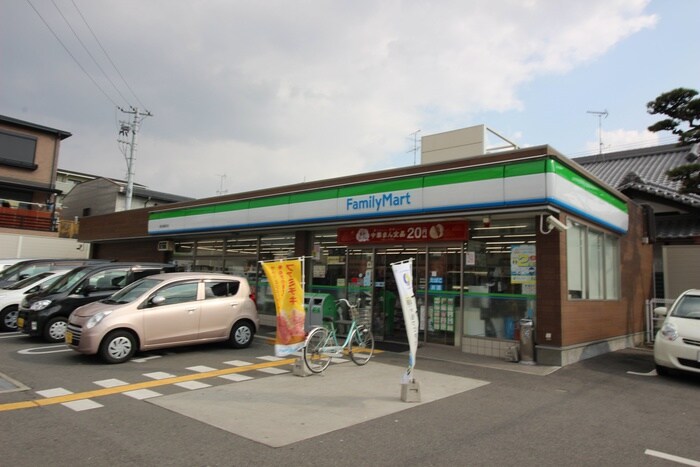 ファミリーマート高石高師浜店(コンビニ)まで170m フジパレス高石Ⅲ番館