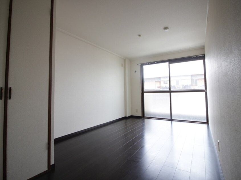 居室 マキノコ－ポエイト