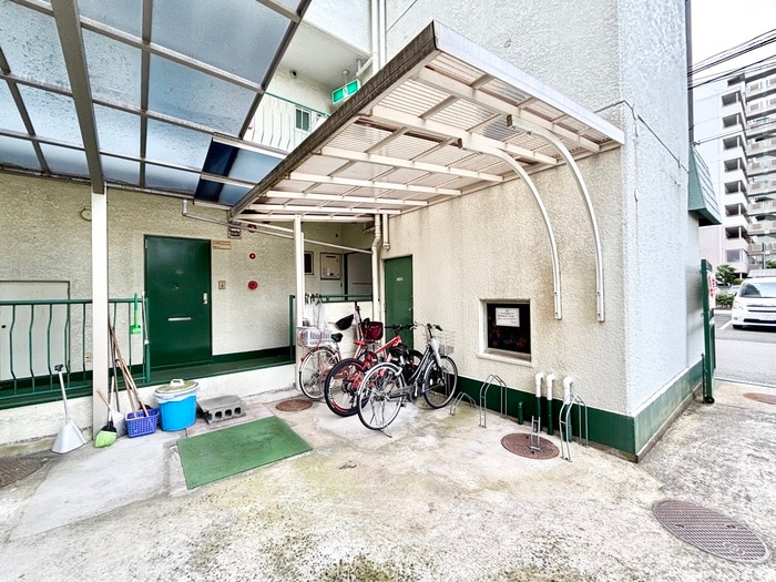 駐輪場 ハイツアザミ公園前