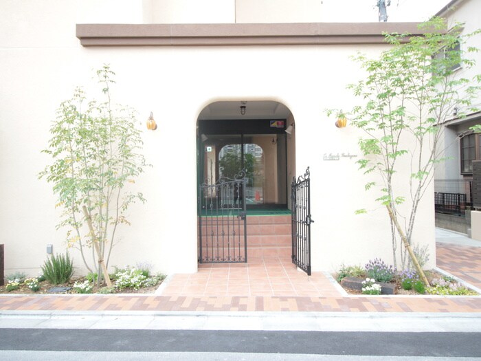 エントランス部分 ル　マルシェ　下穂積