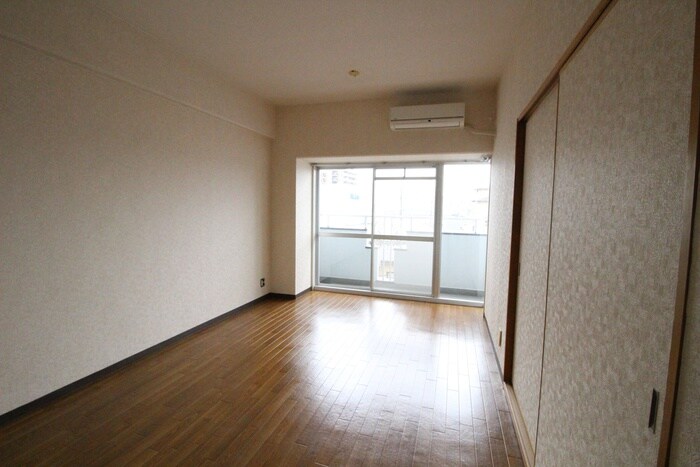 居室 サンサーラ２１