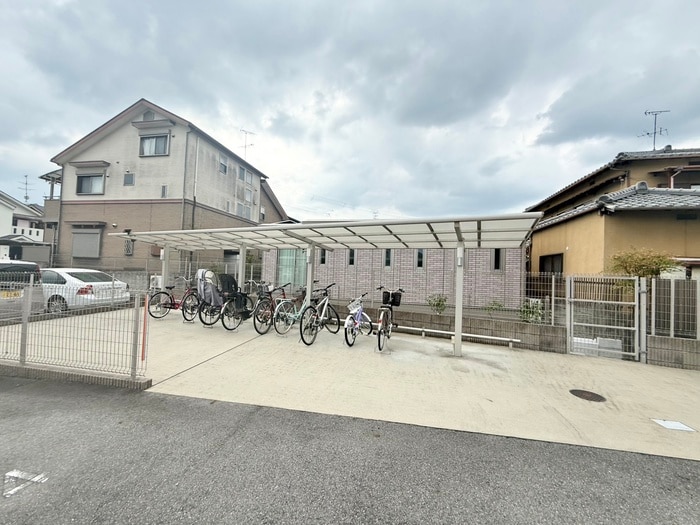 駐輪場 メゾンエスポワール