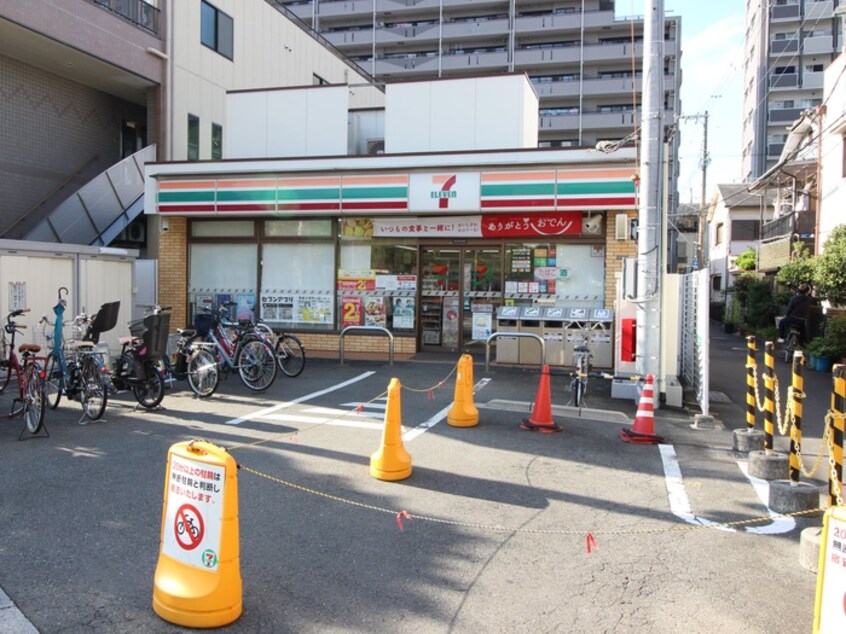 セブンイレブン(コンビニ)まで706m ちさと　Ⅷ