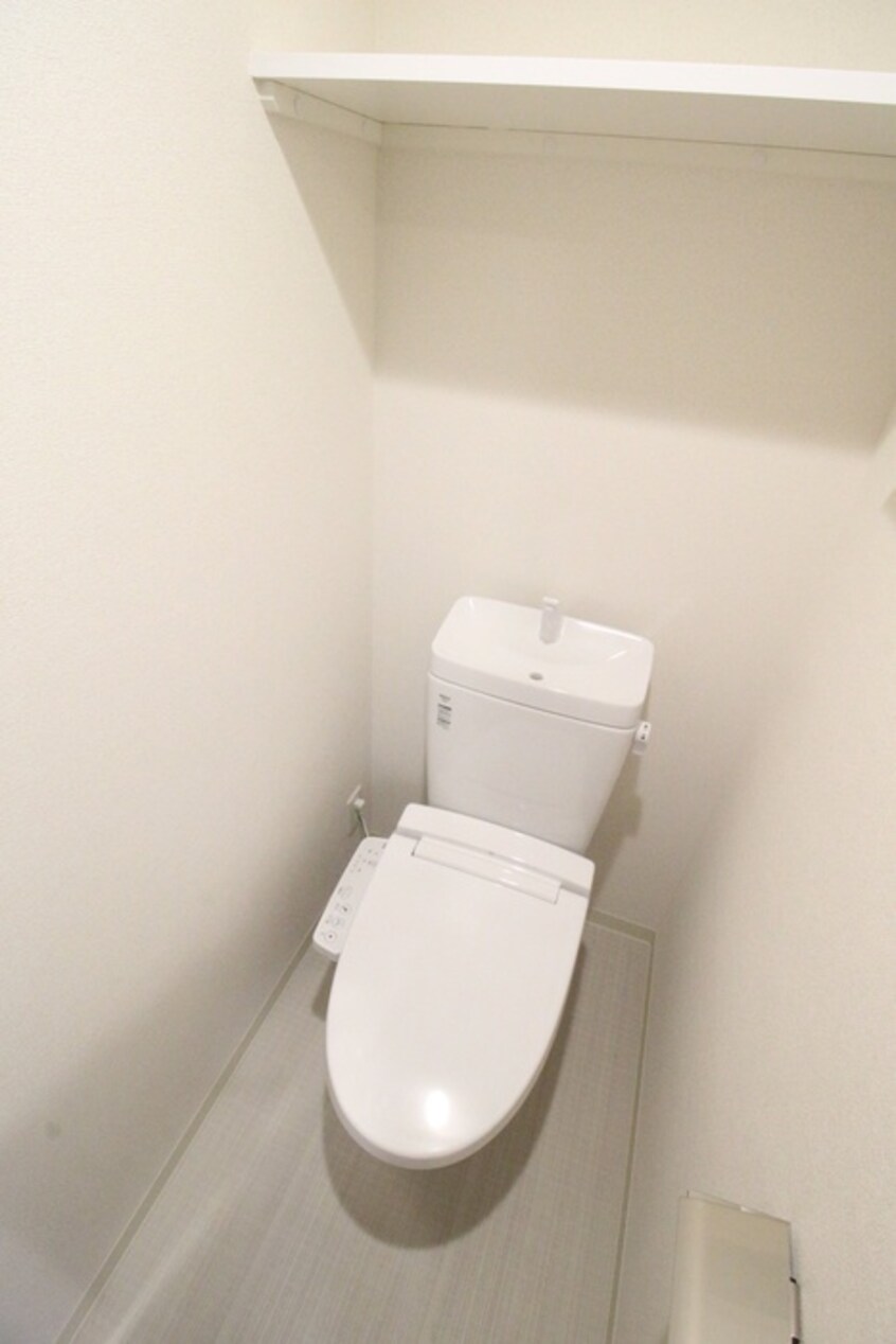 トイレ ﾌﾟﾚｻﾝｽ天神橋筋六丁目ｳﾞｫﾜｰﾙ
