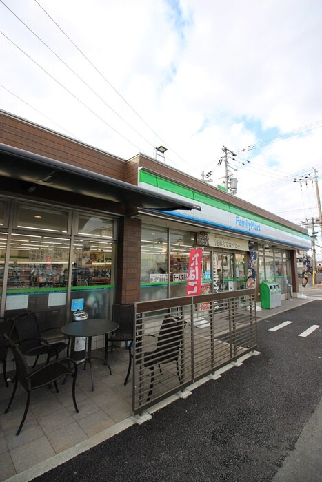 ファミリーマート　門真宮前町店(コンビニ)まで400m メゾンジョイⅡ