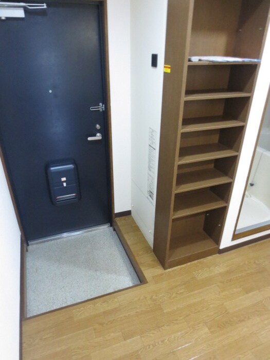 玄関 ワイズスクエア