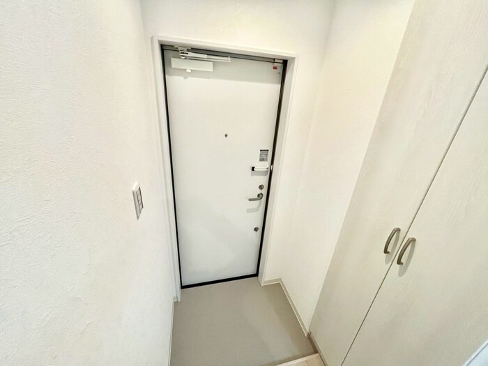 玄関 プルメリア阪大前