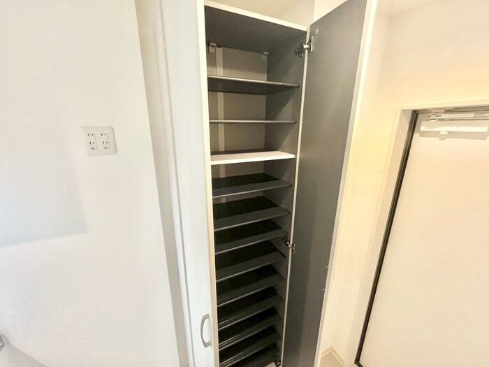 靴箱 プルメリア阪大前