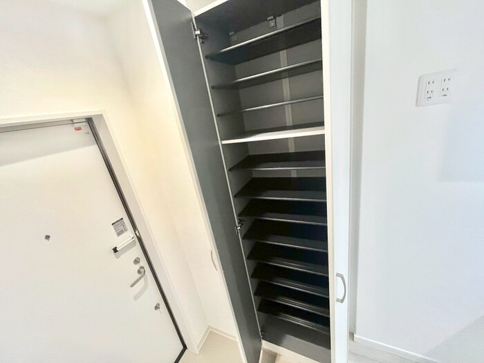 靴箱 プルメリア阪大前