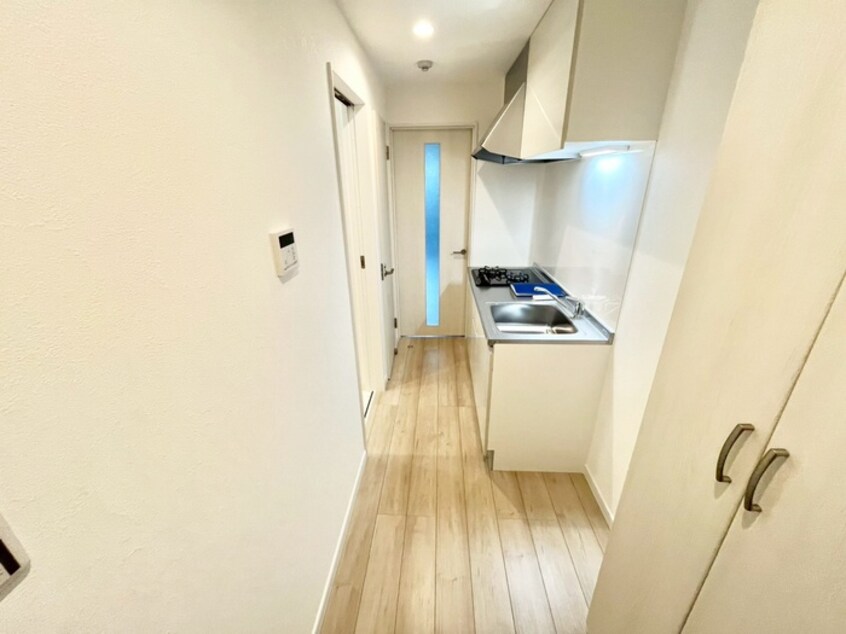 廊下 プルメリア阪大前