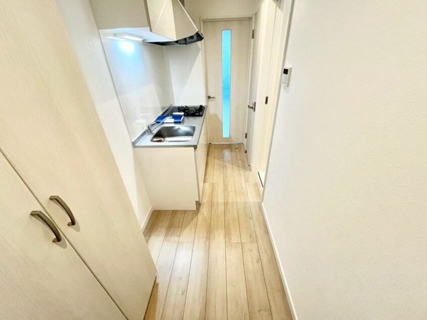 廊下 プルメリア阪大前