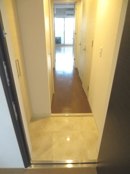 廊下 プライムアーバン御堂筋本町