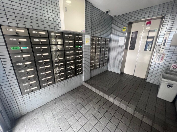 エントランス部分 エレガンス平野