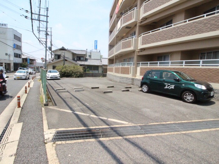 駐車場 アヴァンセ一里山