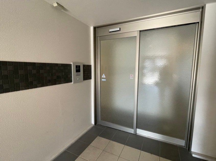 エントランス部分 サントス千本今出川