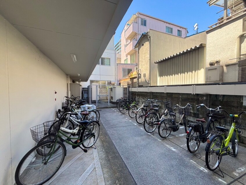 駐輪場 マンション芦紅