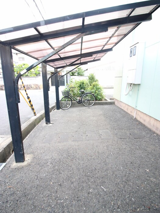 駐輪場 チェリ－ガ－デン