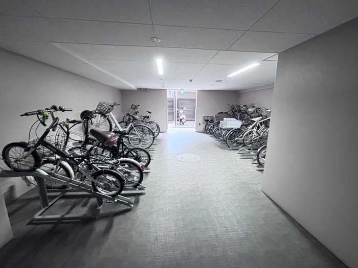 駐輪場 ジオ烏丸五条（503）