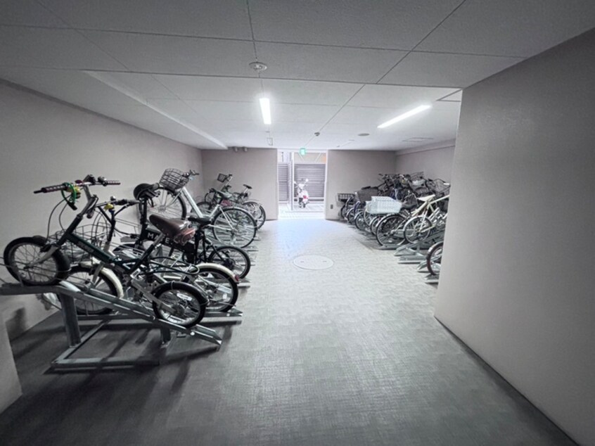 駐輪場 ジオ烏丸五条（503）